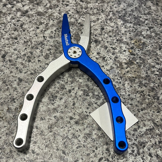 Mustad pliers